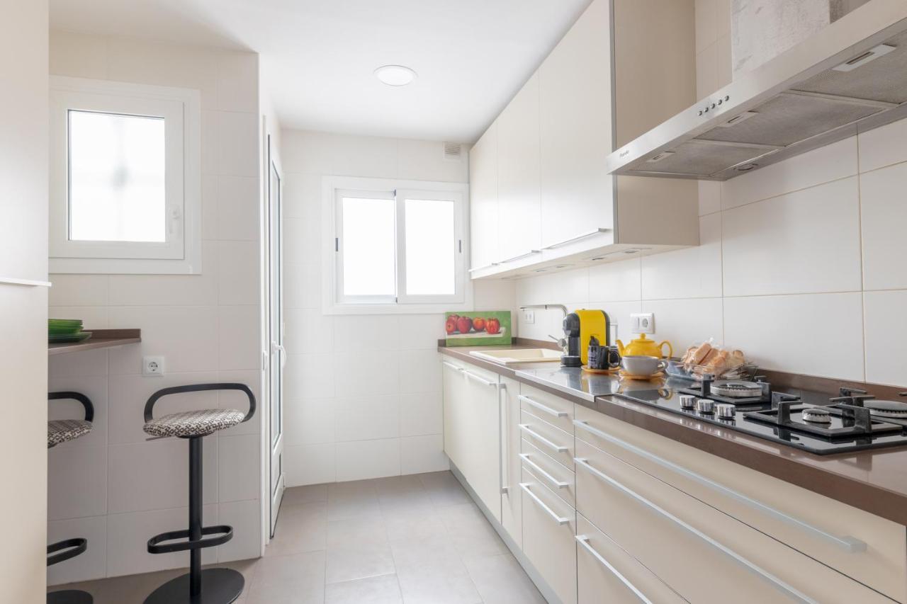 Lodging Apartments Guell Gaudi Барселона Екстериор снимка