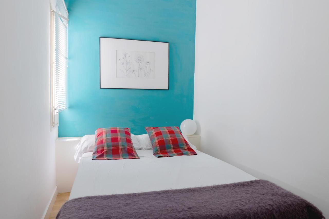 Lodging Apartments Guell Gaudi Барселона Екстериор снимка
