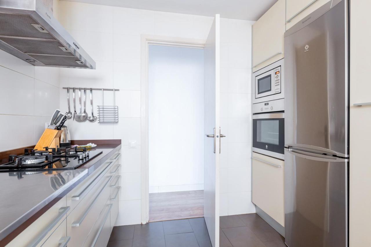 Lodging Apartments Guell Gaudi Барселона Екстериор снимка