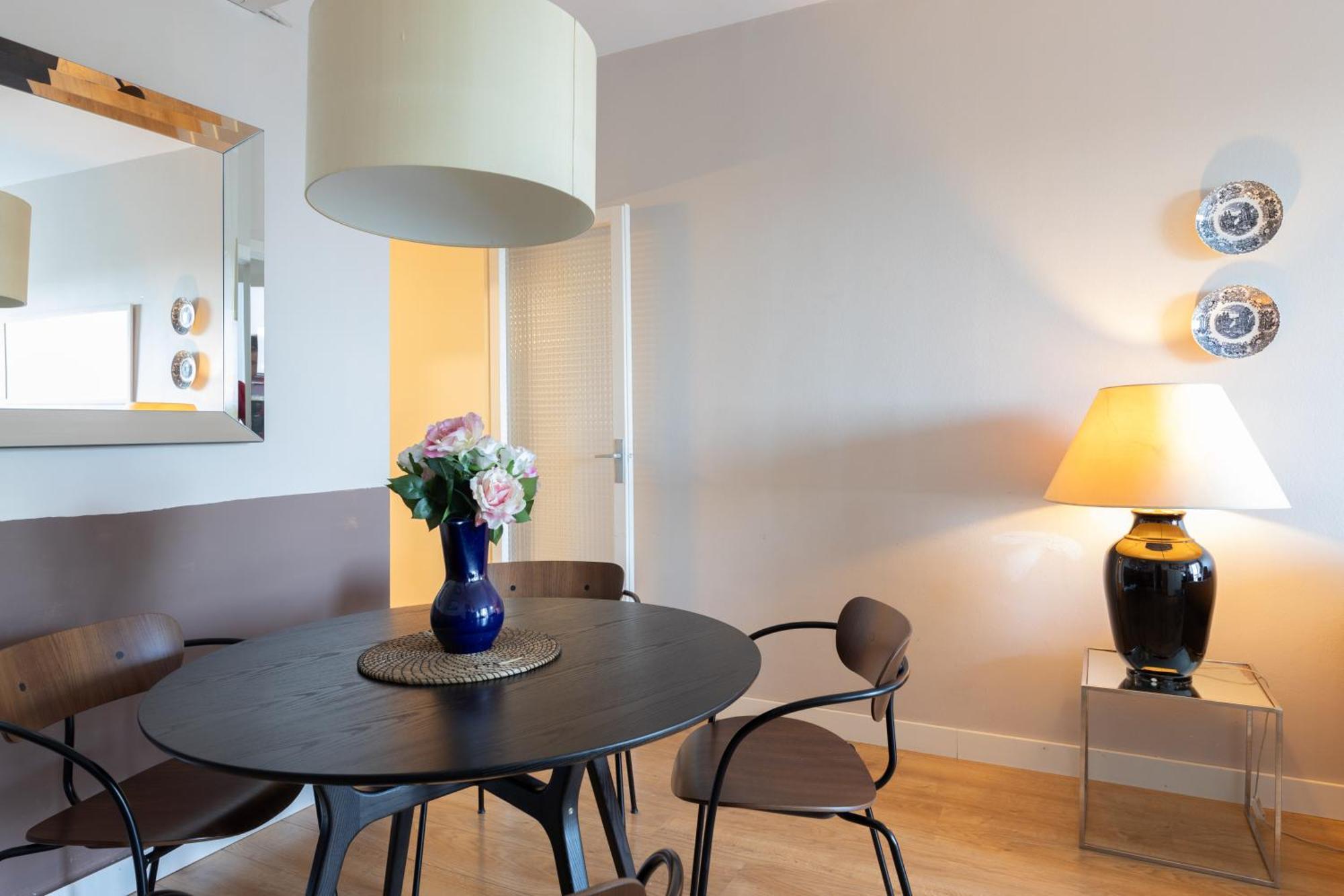 Lodging Apartments Guell Gaudi Барселона Екстериор снимка